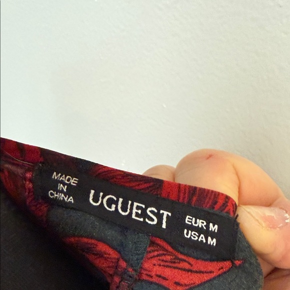 Elegant Black and Red Floral Long Sleeve Dress - Picture 2 of 8